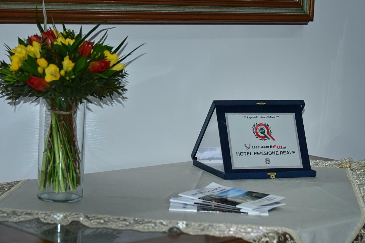 Hotel Pensione Reale ไมยอรี ภายนอก รูปภาพ